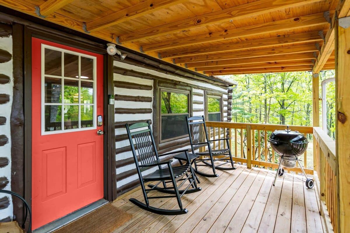 Modernized Log Cabin W Hot Tub Fire Pit & Views Berkeley Springs Extérieur photo