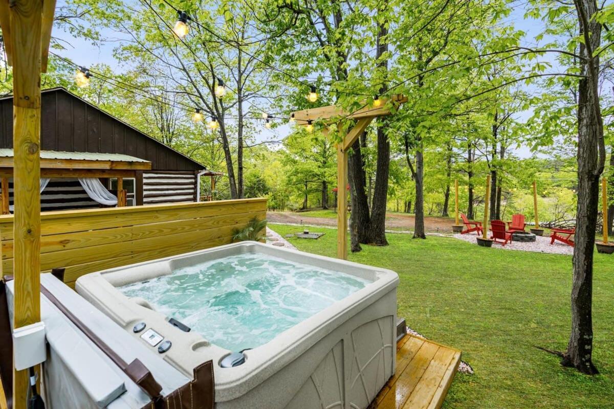 Modernized Log Cabin W Hot Tub Fire Pit & Views Berkeley Springs Extérieur photo