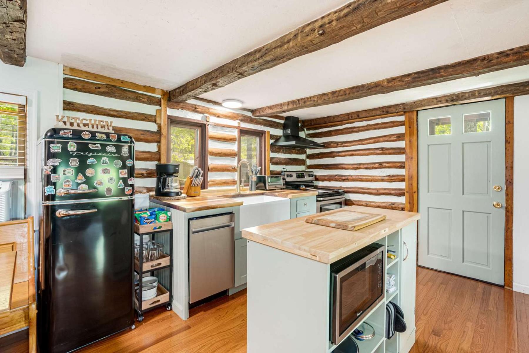 Modernized Log Cabin W Hot Tub Fire Pit & Views Berkeley Springs Extérieur photo
